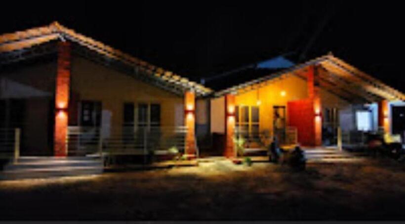 酒店 Rehoboth Resort, Malvan