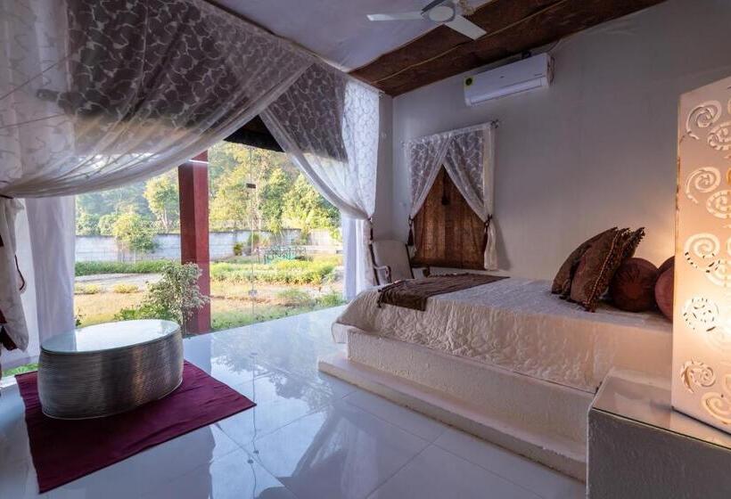 فندق Shalom Corbett’s Hillside Hideaway