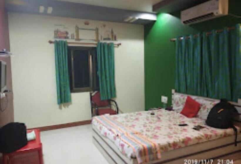 Отель Shridhar Residency Devgad