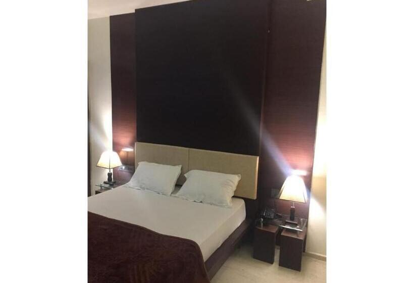 ホテル The Royal, Sehore