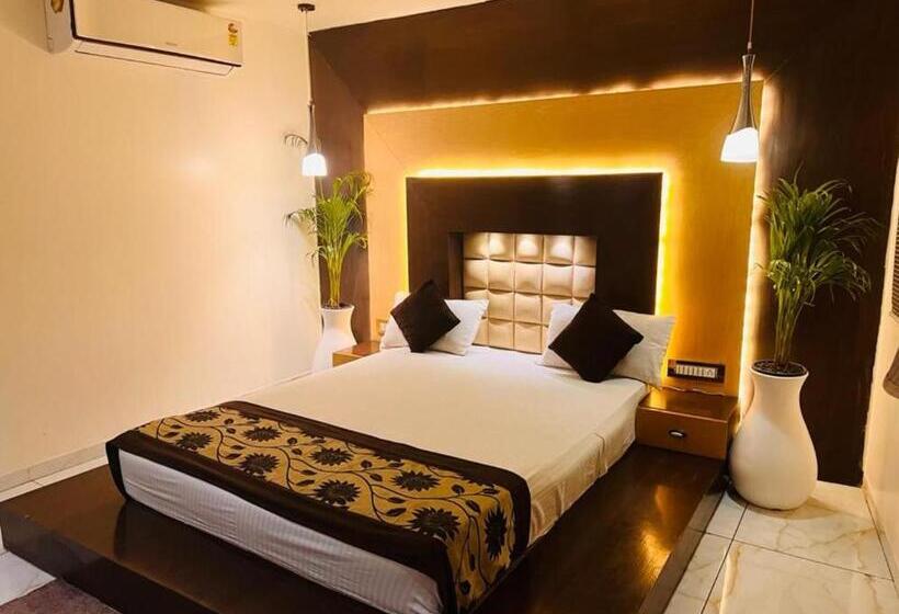 ホテル The Royal, Sehore