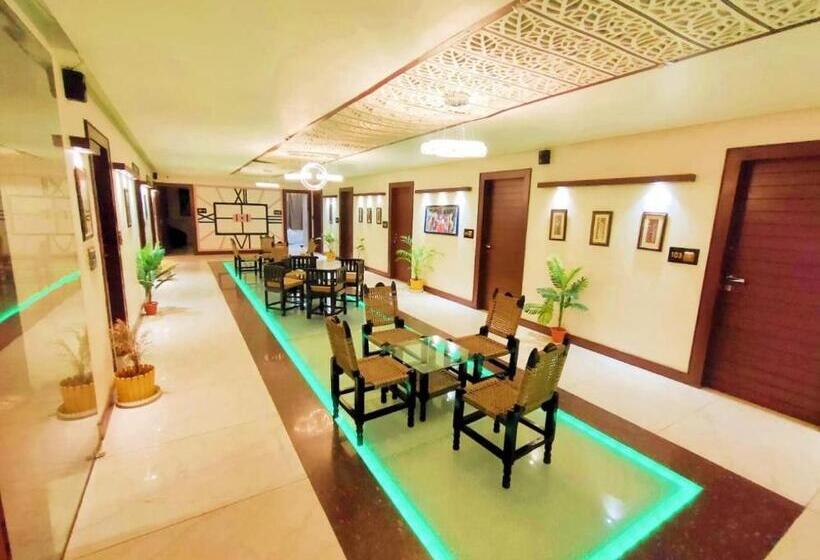 ホテル The Royal, Sehore