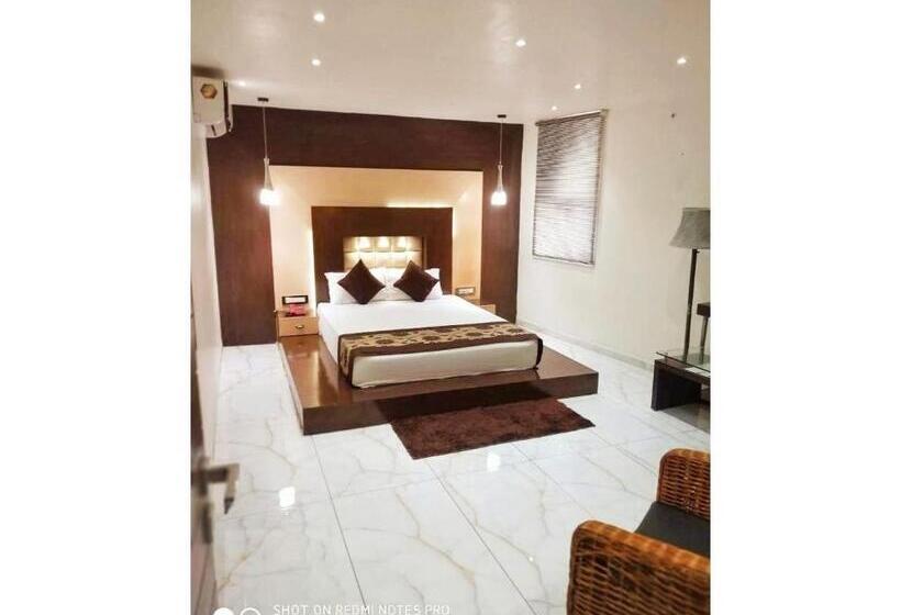 ホテル The Royal, Sehore