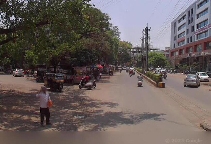 فندق Tourist Resort Jalgaon