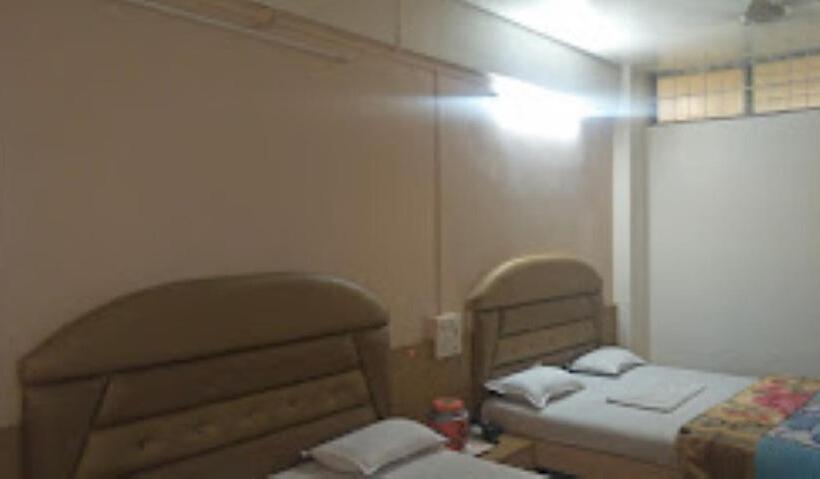 בית מלון כפרי Vishal Palace,nashik
