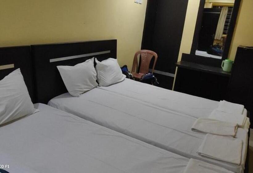 فندق Z Square Bicholim Goa