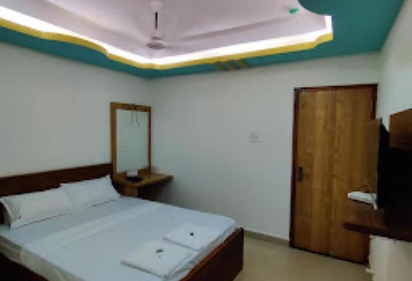 فندق Z Square Bicholim Goa
