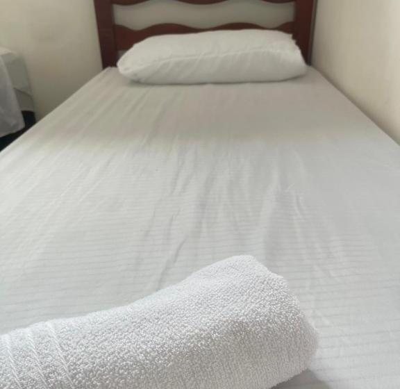 پانسیون 02 Doutor Hostel 800 Mts Da Praia
