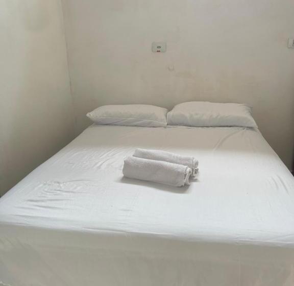 پانسیون 02 Doutor Hostel 800 Mts Da Praia
