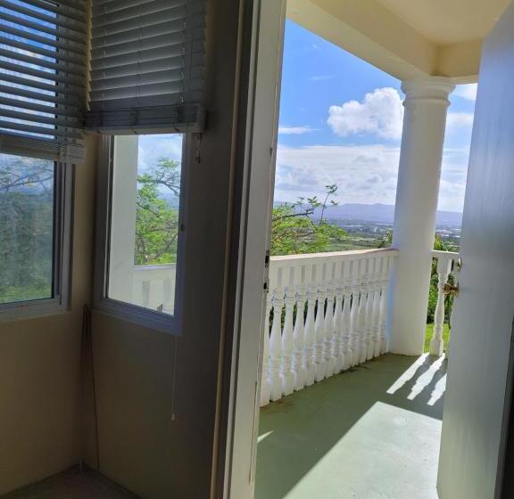 Пансион Guam Theo House