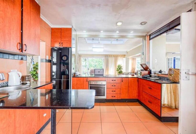 بنسيون Peaceville