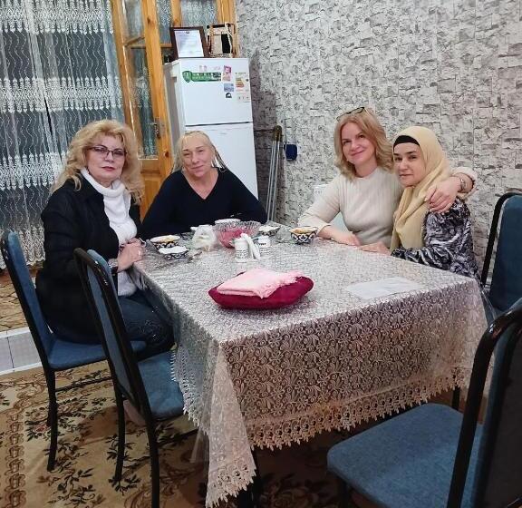 פנסיון Qamar Family Guest House