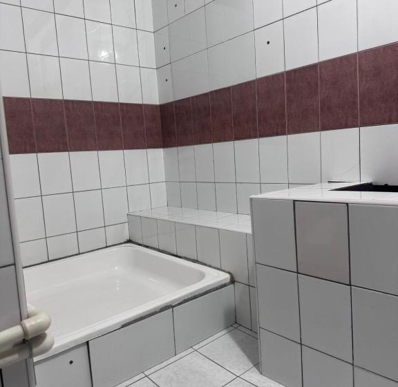 פנסיון Qamar Family Guest House