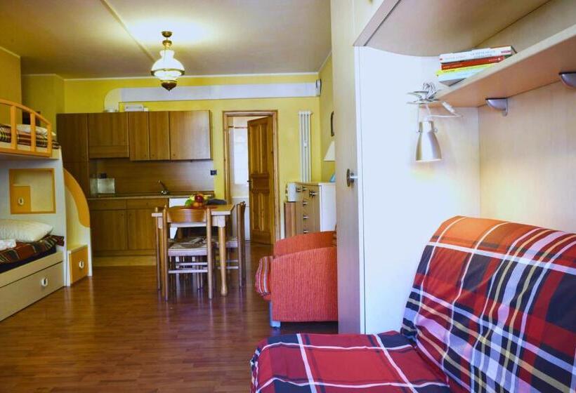 5 Minutes From Monterosa Ski, Small Cottage