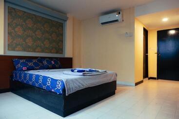 هاستل 978 Chidlom At Jomtien