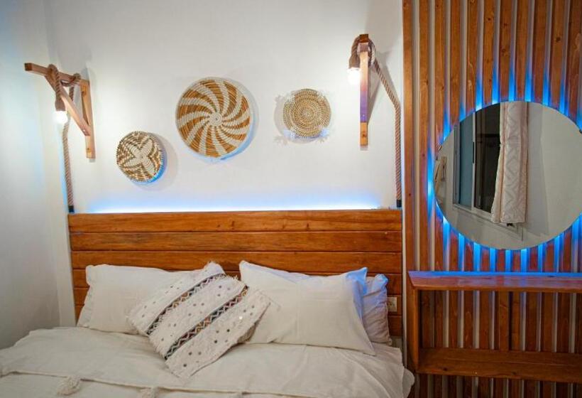 هاستل Paddle Out Morocco