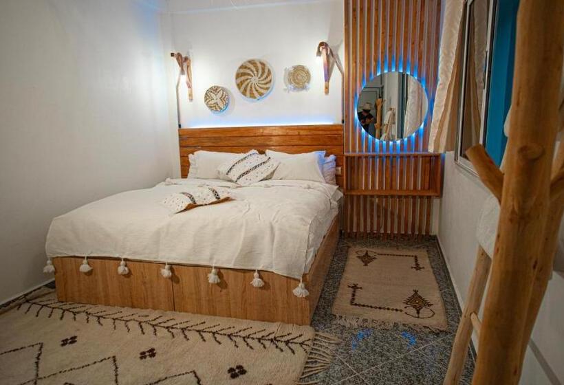 هاستل Paddle Out Morocco