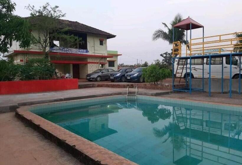 مبيت وإفطار Arihant Resort