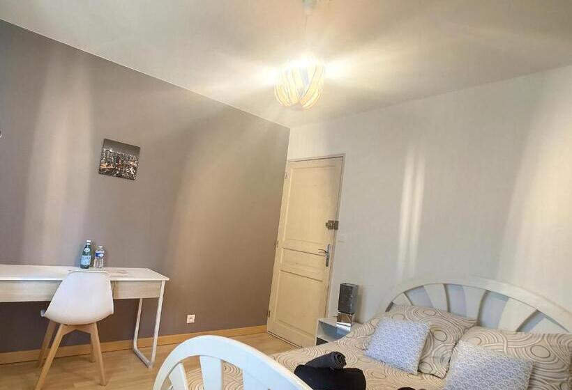 تختخواب و صبحانه Les Goujatoux Chambre Périgueux