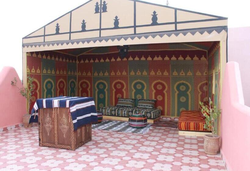 تختخواب و صبحانه Riad Tania Mozaik