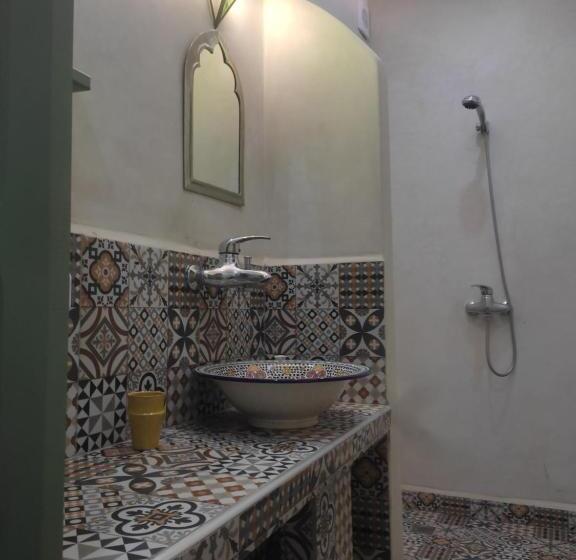 تختخواب و صبحانه Riad Tania Mozaik