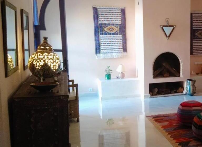 تختخواب و صبحانه Riad Tania Mozaik