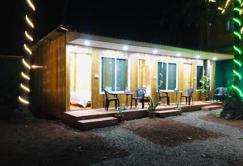 هتل Joes Cottage And Caffe