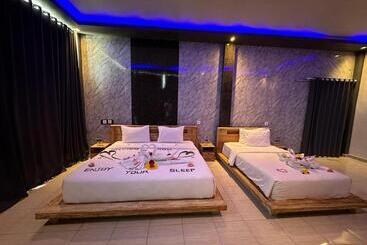 Kelingking Sunset Point Hotel & Spa