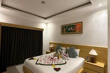 Kelingking Sunset Point Hotel & Spa