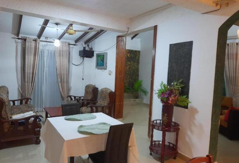 酒店 La Villa Katunayake