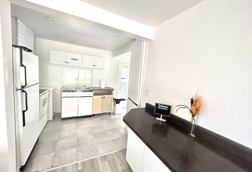 پانسیون Aubin Paradise Housing