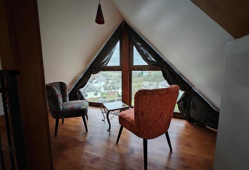بنسيون Casa Cu Magnolii