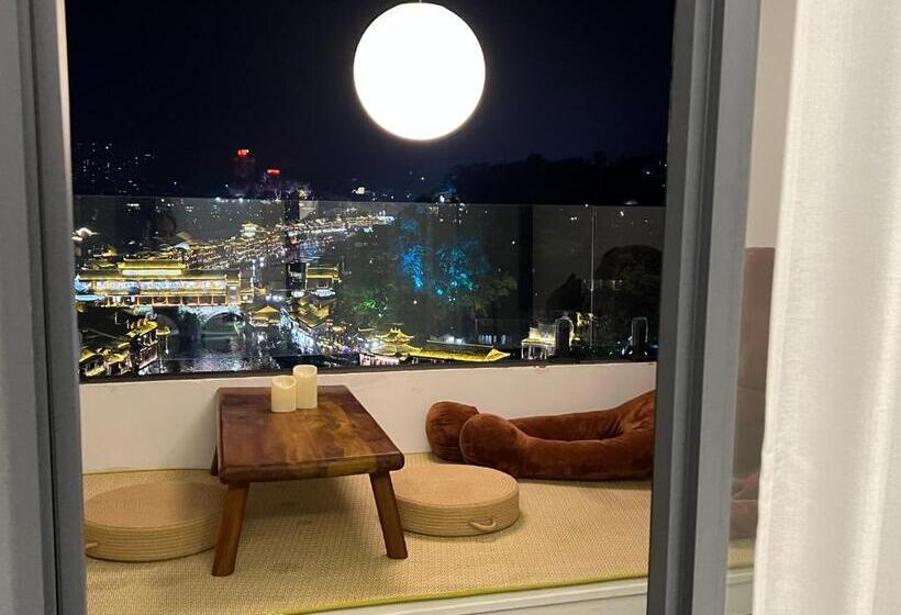 پانسیون Phoenix Best River View B&b