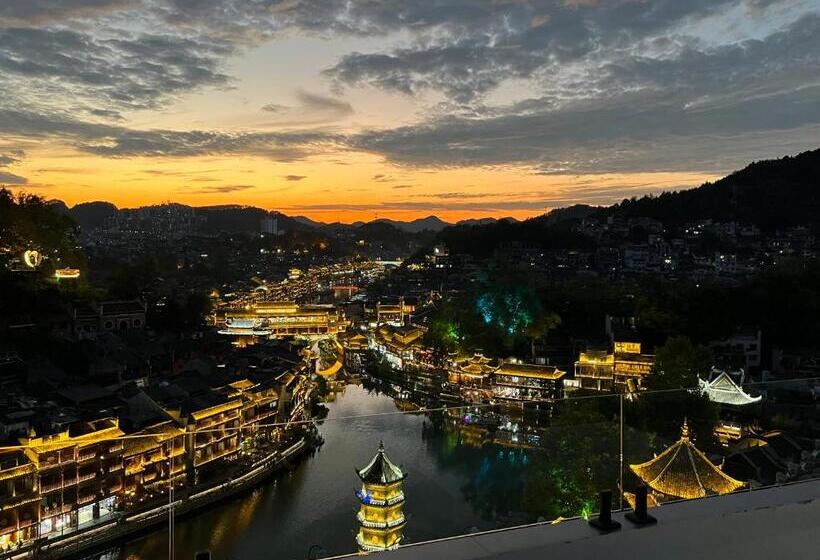 پانسیون Phoenix Best River View B&b