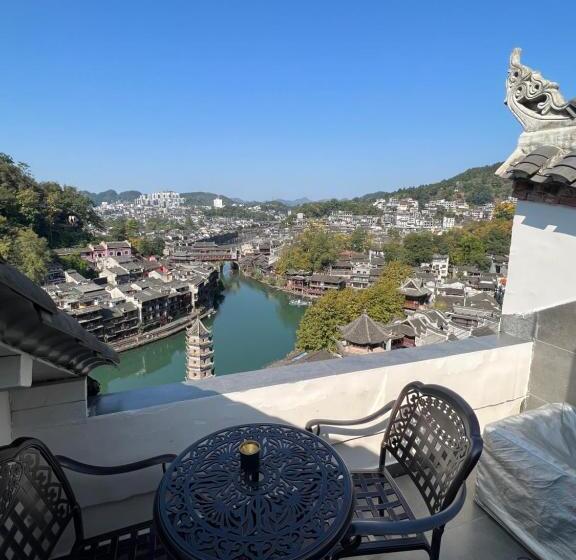 پانسیون Phoenix Best River View B&b