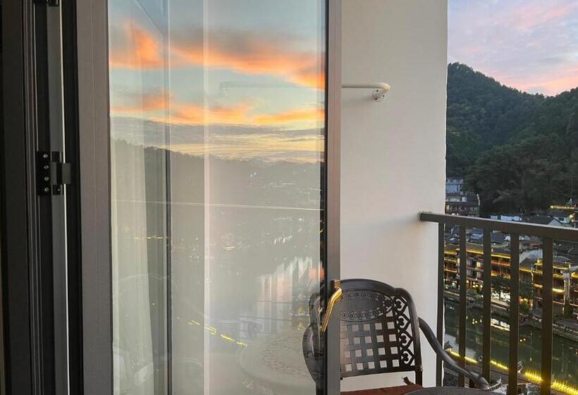 پانسیون Phoenix Best River View B&b