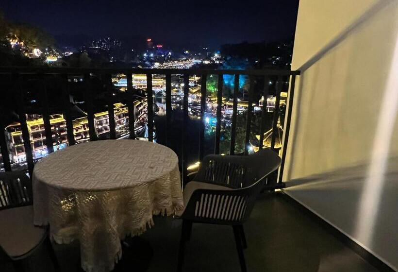 پانسیون Phoenix Best River View B&b