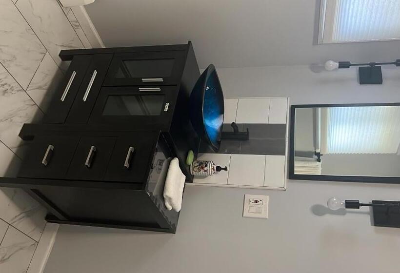 بنسيون Room In House   Cozy Comfy Private Room Close To Everything L