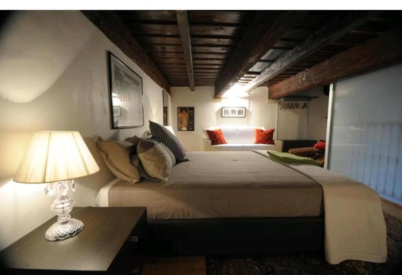 پانسیون Saint Patrick Guest House
