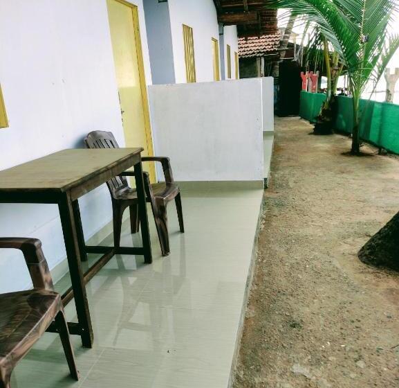 펜션 Shree Sai Beach Stay