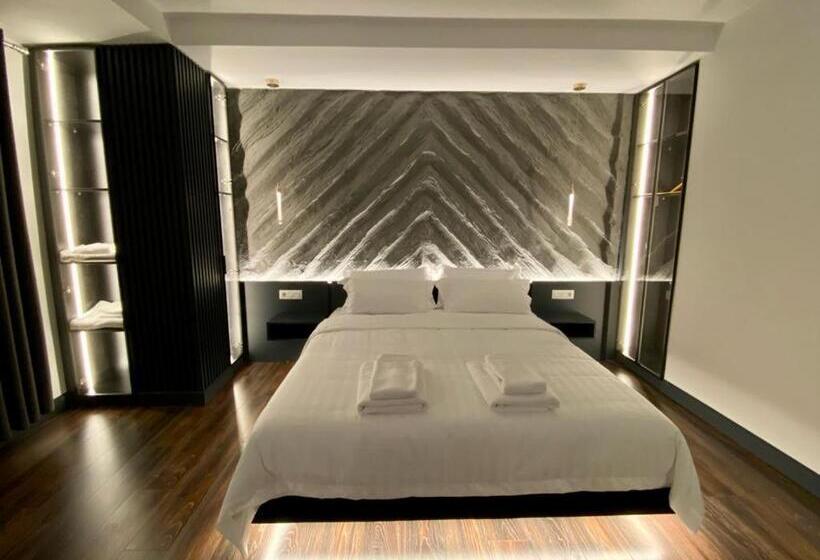 پانسیون Tirana Central Rooms