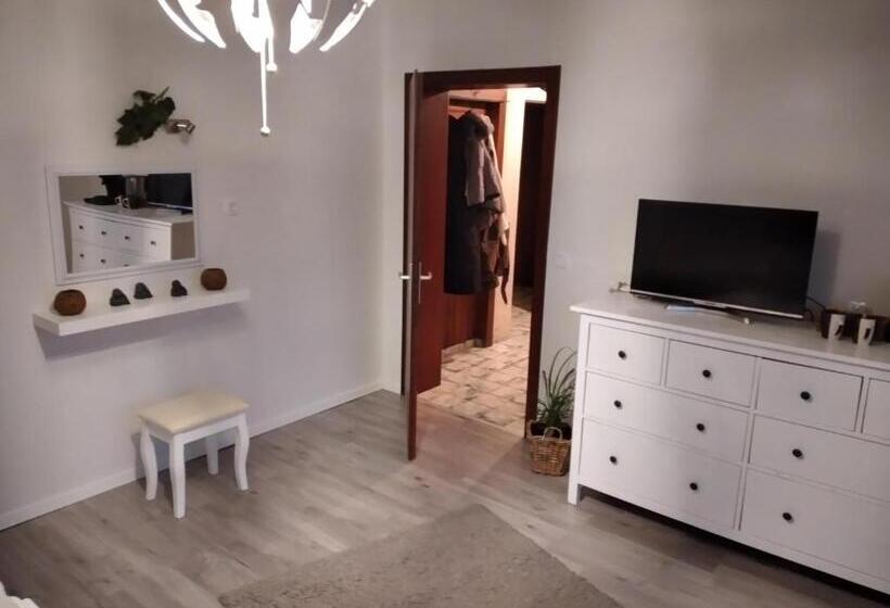 ベッドアンドブレックファースト Breakfast In Bed