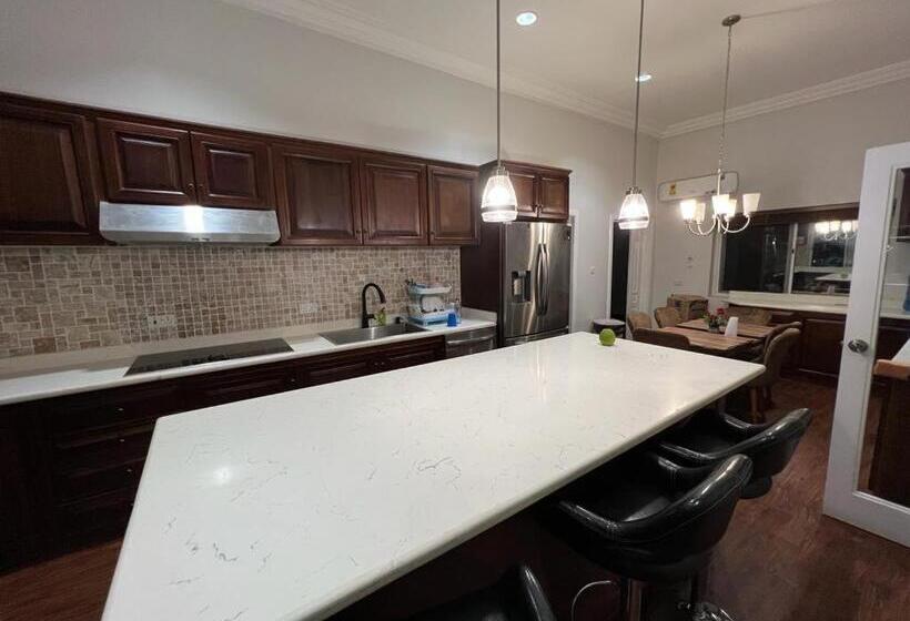 مبيت وإفطار Cozy Hill Gardens