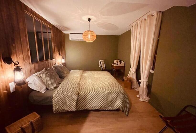 تختخواب و صبحانه La Cabane Affranchie