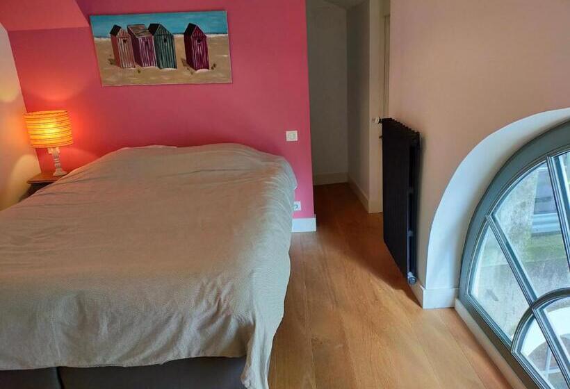 تختخواب و صبحانه La Suite 14