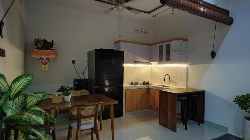 تختخواب و صبحانه Villa Panda