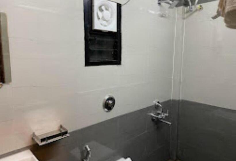 בית מלון כפרי Erisha Tadoba Chandrapur