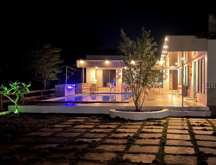 Отель Farm Kimaya