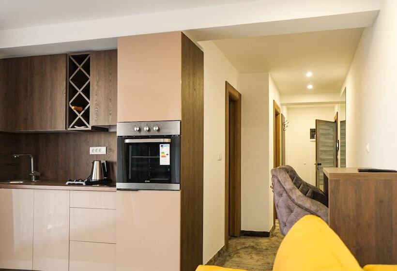 هتل Harmonia Palace