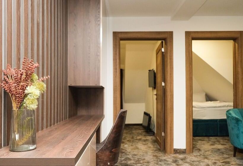 هتل Harmonia Palace